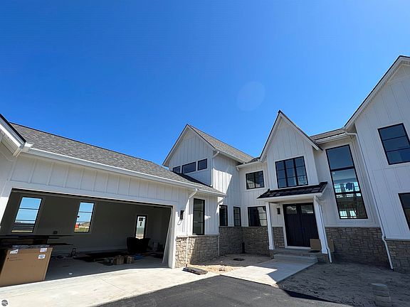 3rd image of 15714 Waters Edge Dr