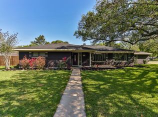 304 Hillje St, Alvin, TX 77511