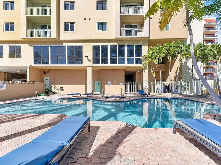 3500 Coral Way #Penthouse 10 — Photo 20