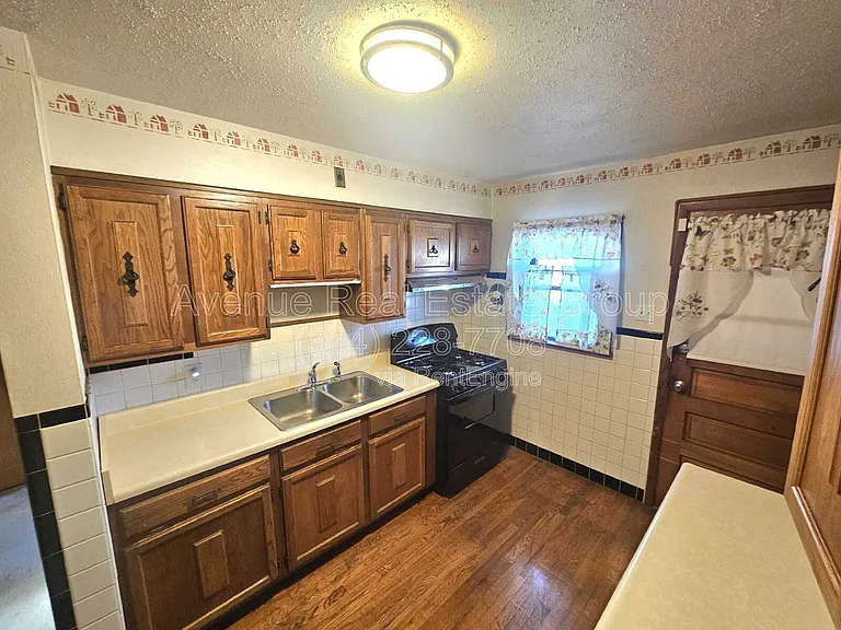 8883 Saint Cyr Dr — Photo 5