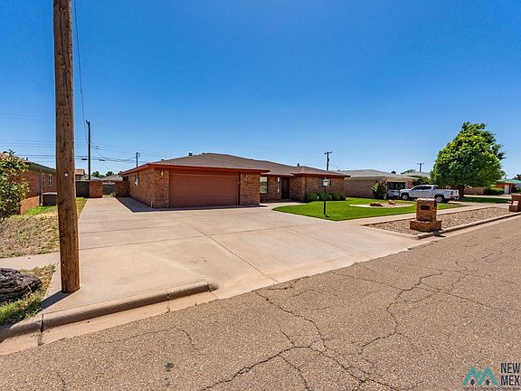 3rd image of 221 Sunland Dr