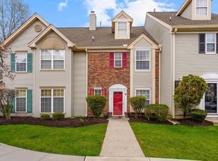 68 Lynnette Ct, Kendall Park, NJ 08824
