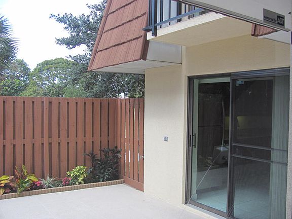 5th image of 1440 Augusta Cir APT 131
