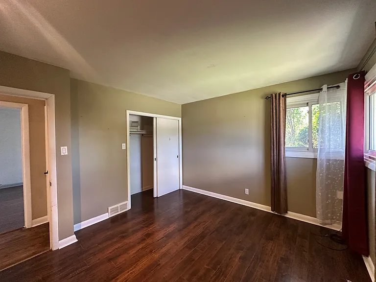108 Sidney Cres — Photo 10