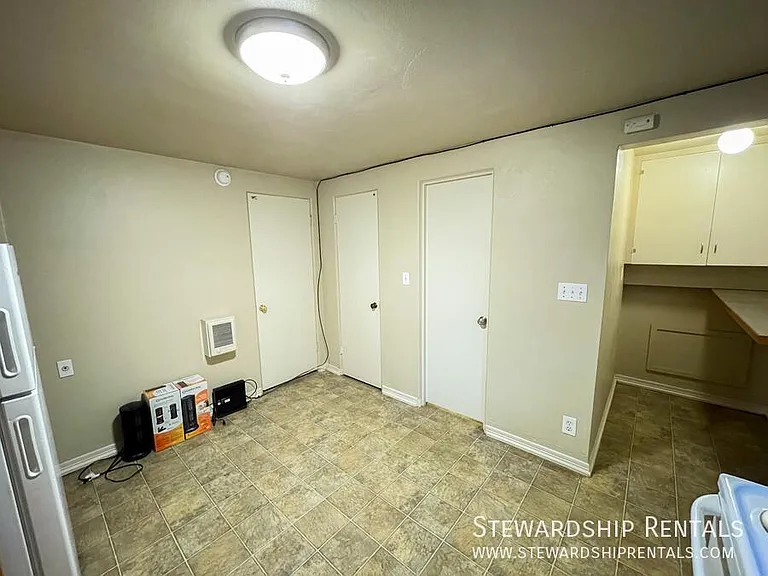 942 E 18th Ave #12 — Photo 7