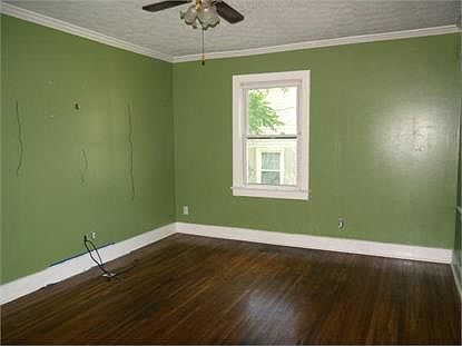 1st image of 127 Carlisle Ave