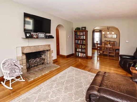 5th image of 3154 Bellewood Ave