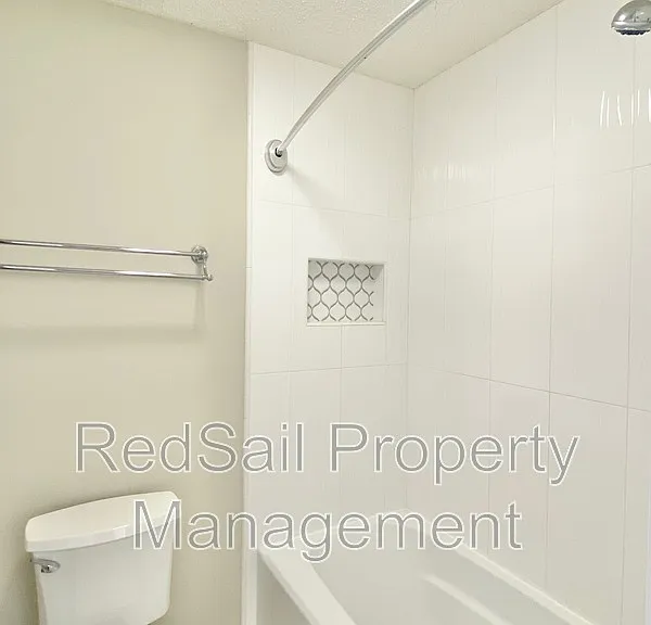 110 Souverain Lndg — Photo 17