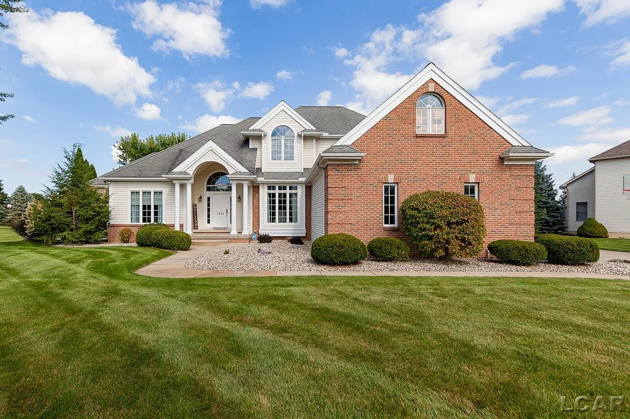 1254 Berkshire Ct photo 1