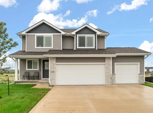 335 NW Horan Ct, Waukee, IA 50263