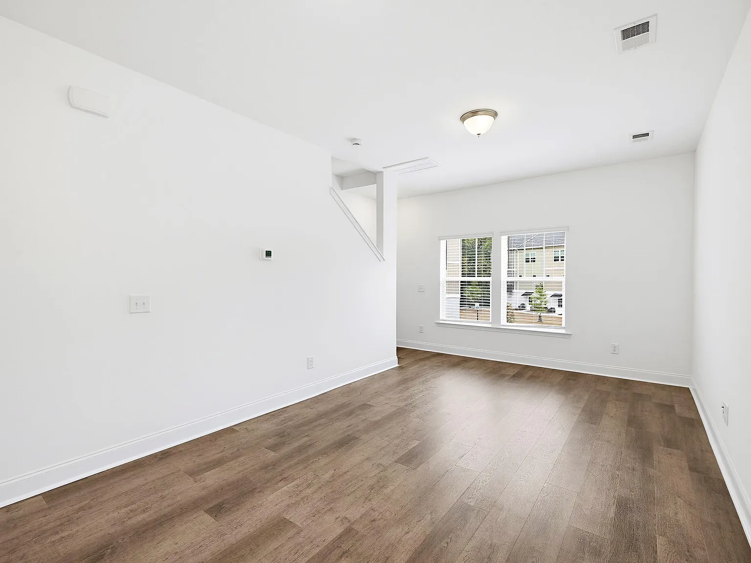 2 bed, 2.5 bath, 1056 sqft, $1,895 — Photo 4