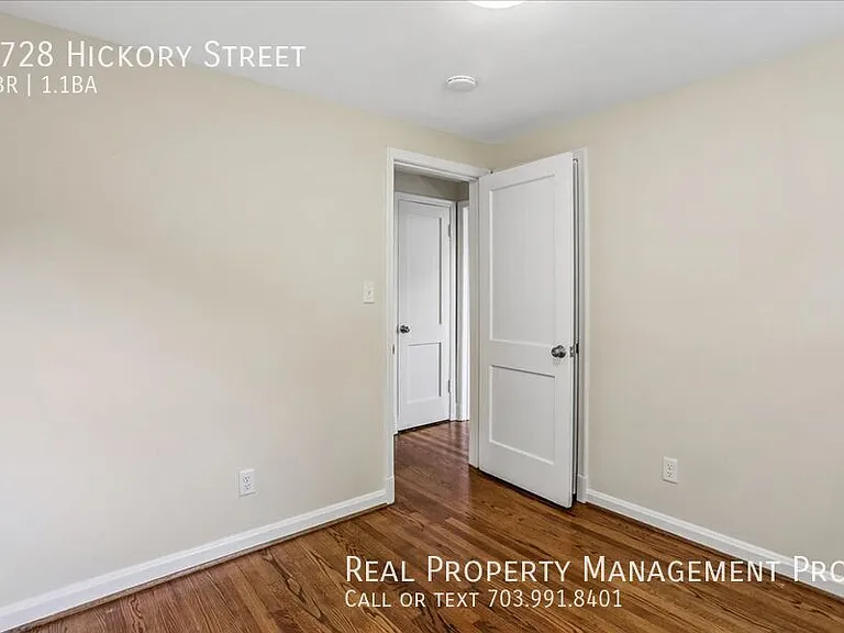 2728 Hickory St — Photo 13
