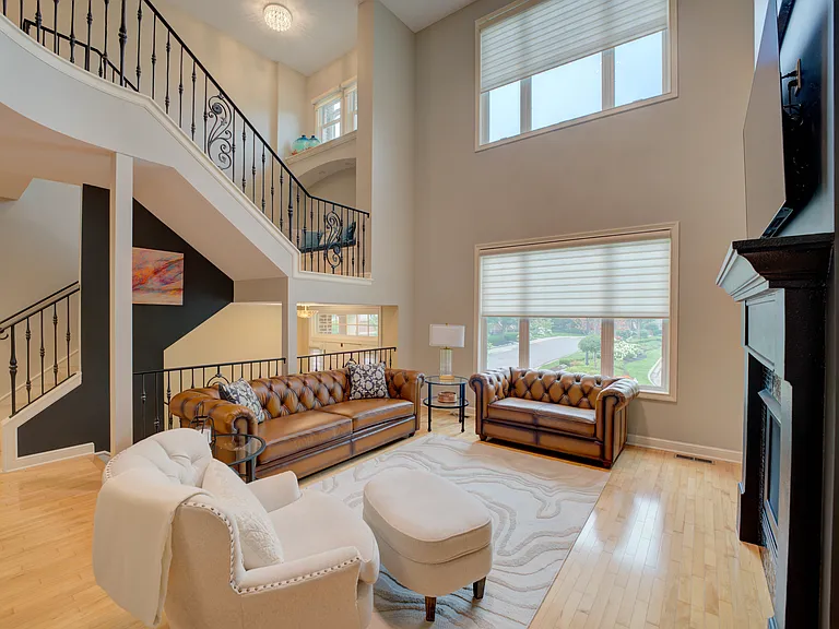 8 Astor Pl — Photo 13