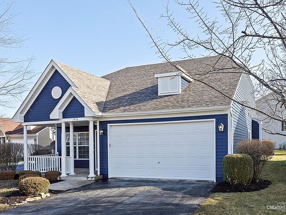 2nd image of 1916 Lakeside Dr