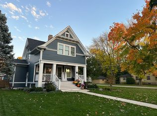 1001 N Wheaton Ave, Wheaton, IL 60187