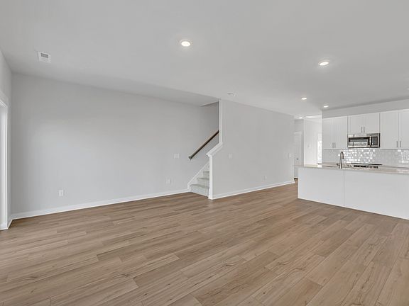5th image of 498 Lydia Ashley Ln