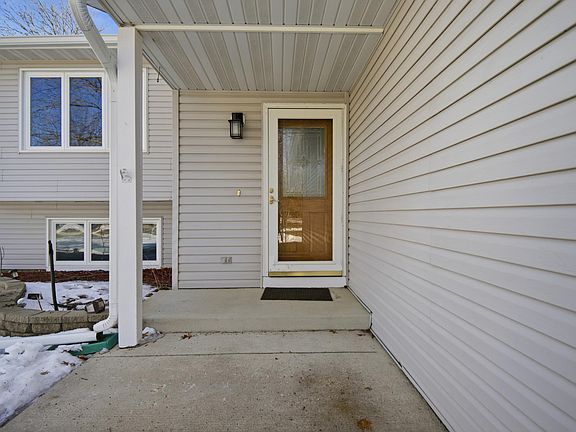 3rd image of 2305 13th St SW