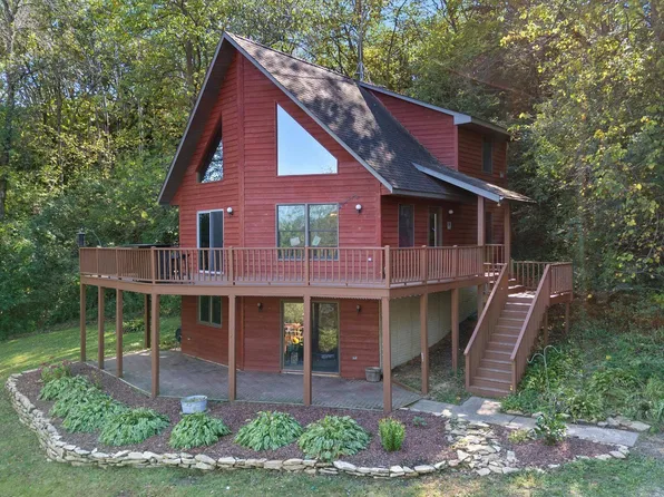 N8051 925th St, River Falls, WI 54022