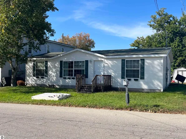 200 S 1st St, Buckley, MI 49620