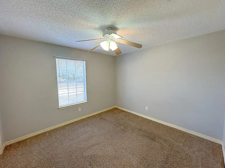 5105 Westport Dr — Photo 16