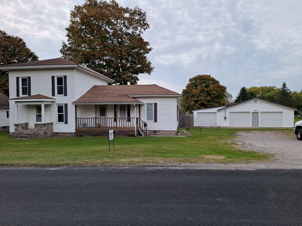 130 W Riverside Dr, Ionia, MI 48846
