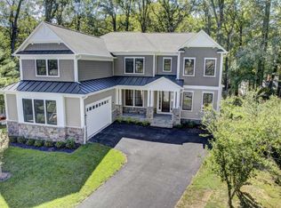 132 Woodview Cir SW, Vienna, VA 22180