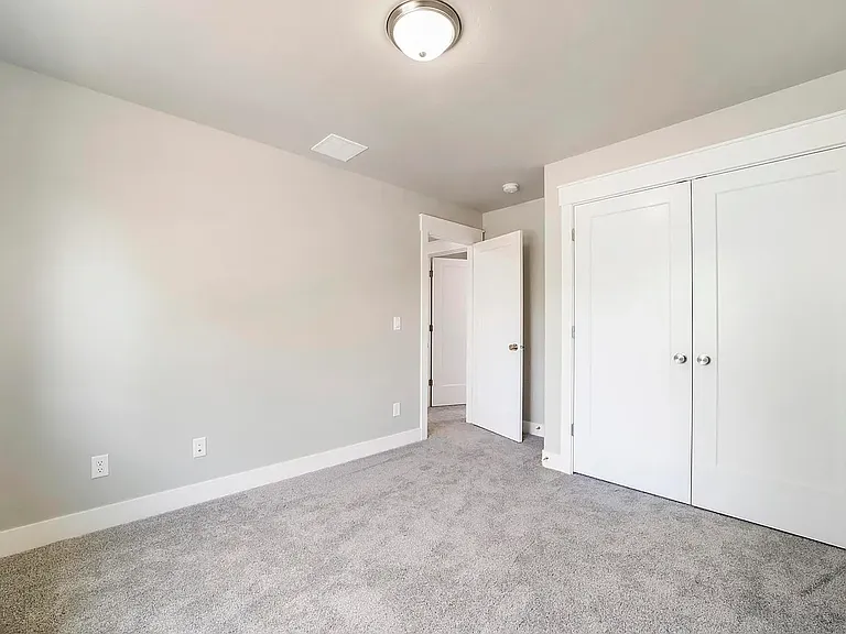 185 Woody Way — Photo 17