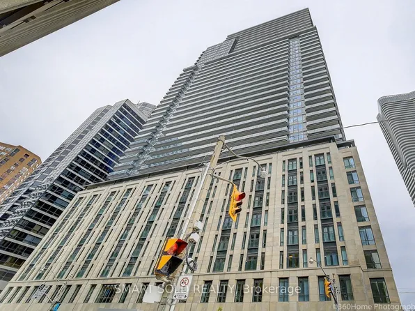 955 Bay St, Toronto, ON