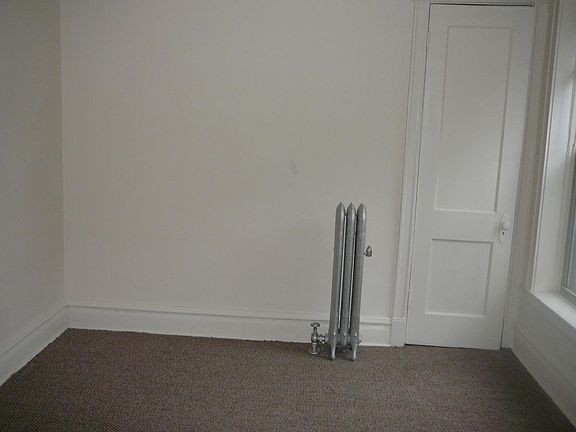 4th image of 835 W Leland Ave APT 3R