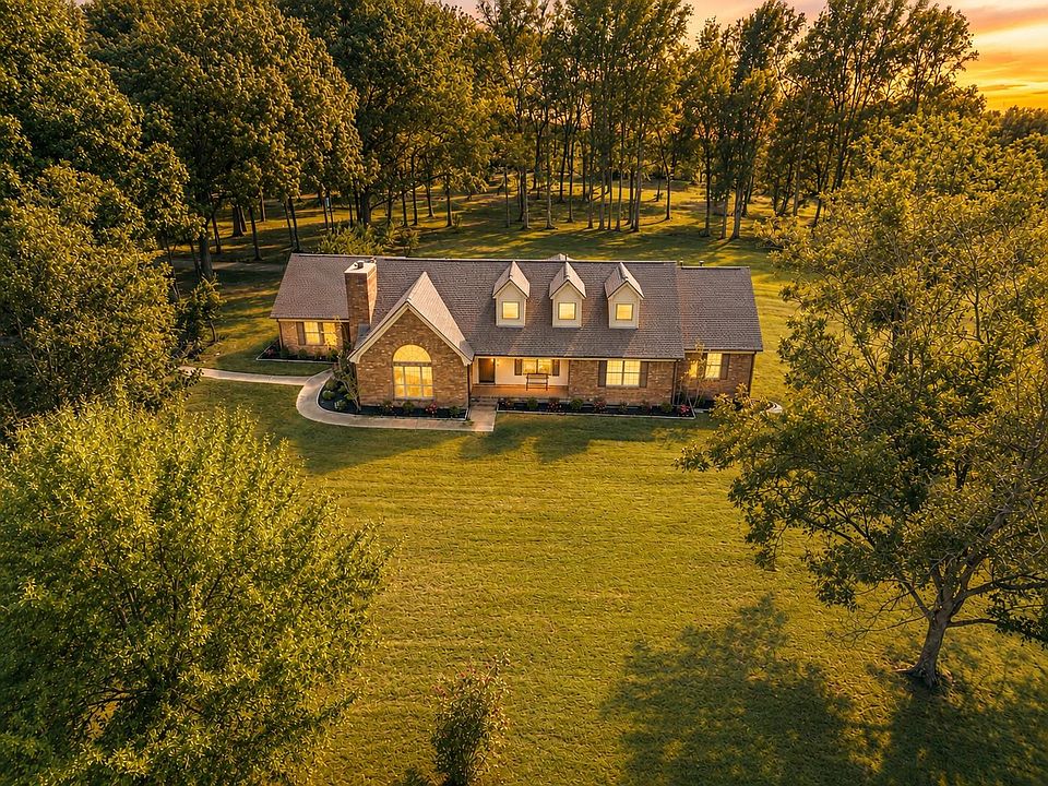 1st image of 650 Blain Rd
