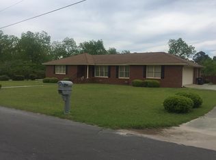 716 N Marlin St, Doerun, GA 31744