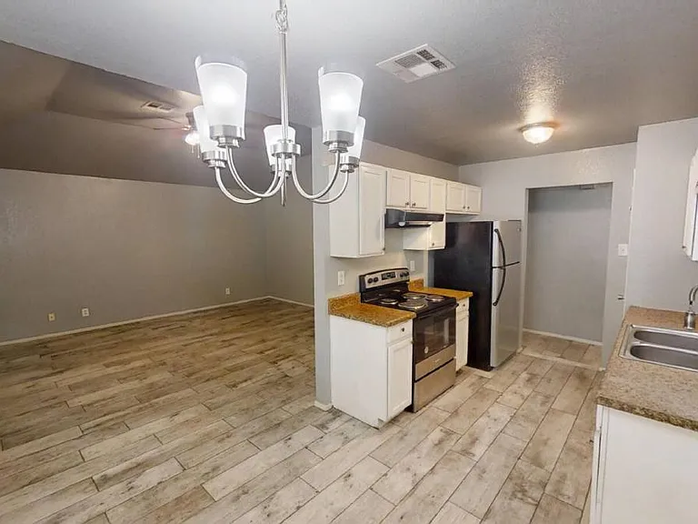 2606 Cross Timber Dr — Photo 9