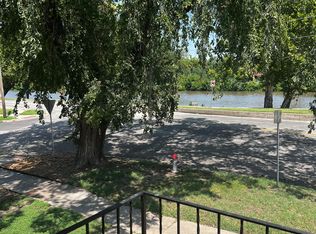 911 W River Blvd, Wichita, KS 67203