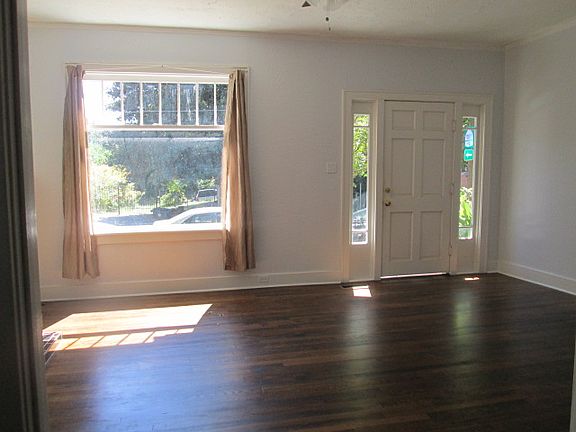 2nd image of 1305 Chambers St