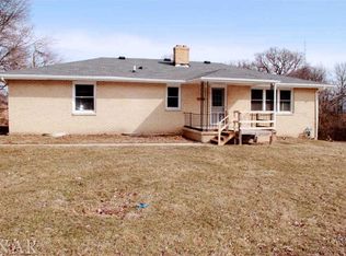 1301 Six Points Rd, Bloomington, IL 61701