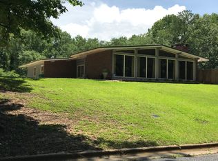 325 Huntingdon Dr, Sylacauga, AL 35150