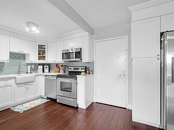 3rd image of 9350 Fontainebleau Blvd APT 506