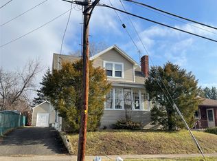 11 Nebraska Ave, Endicott, NY 13760