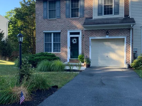 1508 Capital View Dr, New Cumberland, PA 17070
