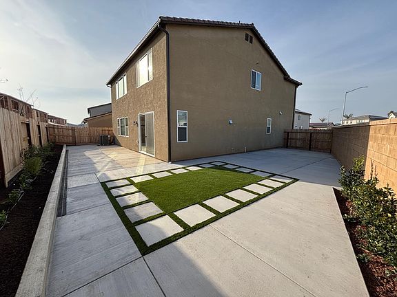 4th image of 2909 E Corteza Dr