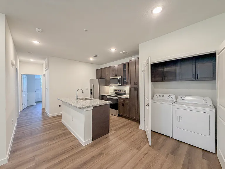 Beyond The Bend Apartments — Photo 54
