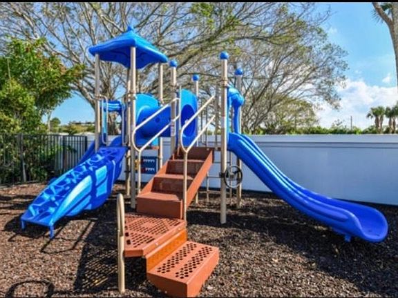 BRAND NEW COMMUNITY KIDS PLAY AREA