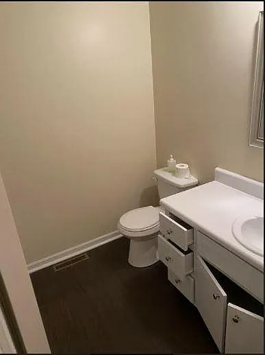 New hardwood floor in the entire home.