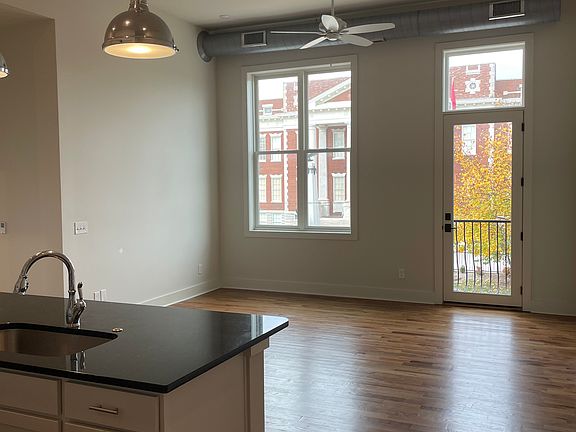 4th image of 112 E 5th Ave APT 203
