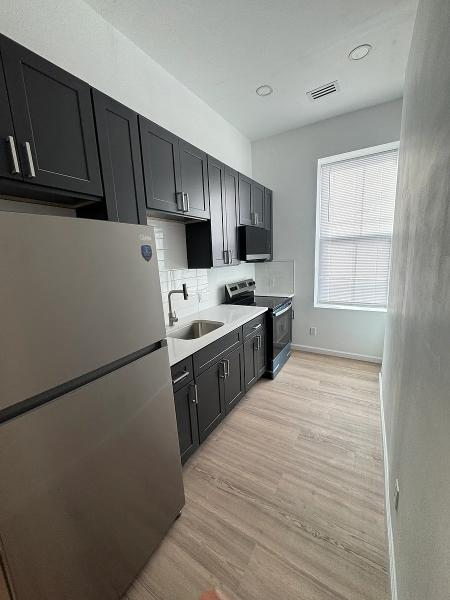 Building Photo - 839 S Jackson St #6