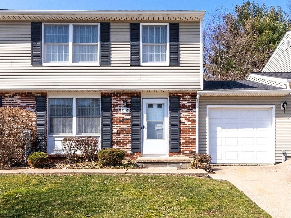 1st image of 7373 N Chestnut Commons Dr
