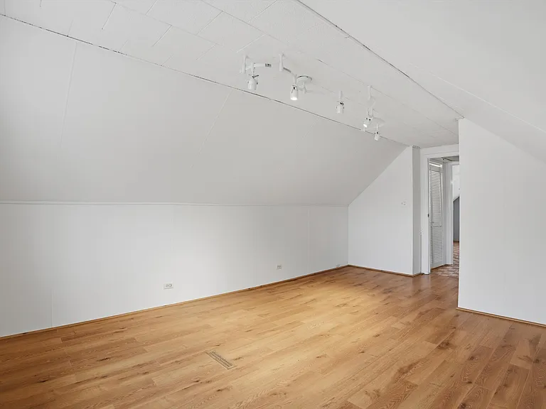 8912 Windsor Ln — Photo 23