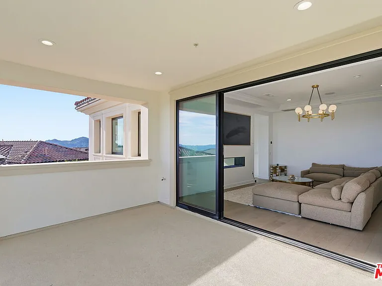 20448 W Liverpool Way — Photo 44