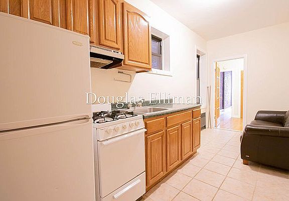 4th image of 416 W 20th St APT 2
