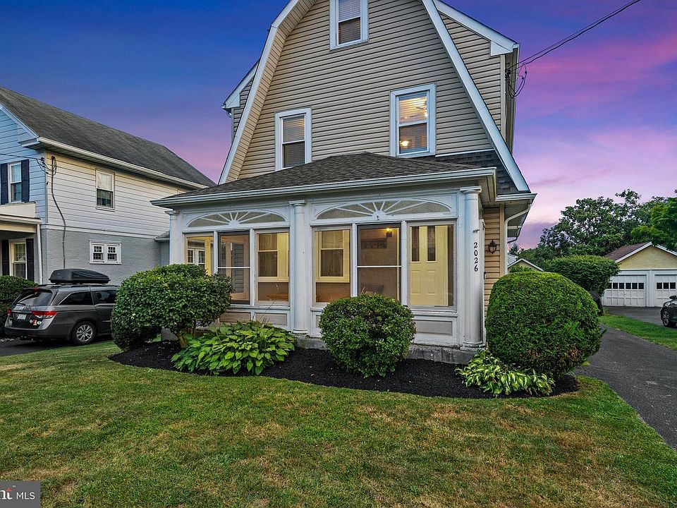 1st image of 2026 Oakmont Ave